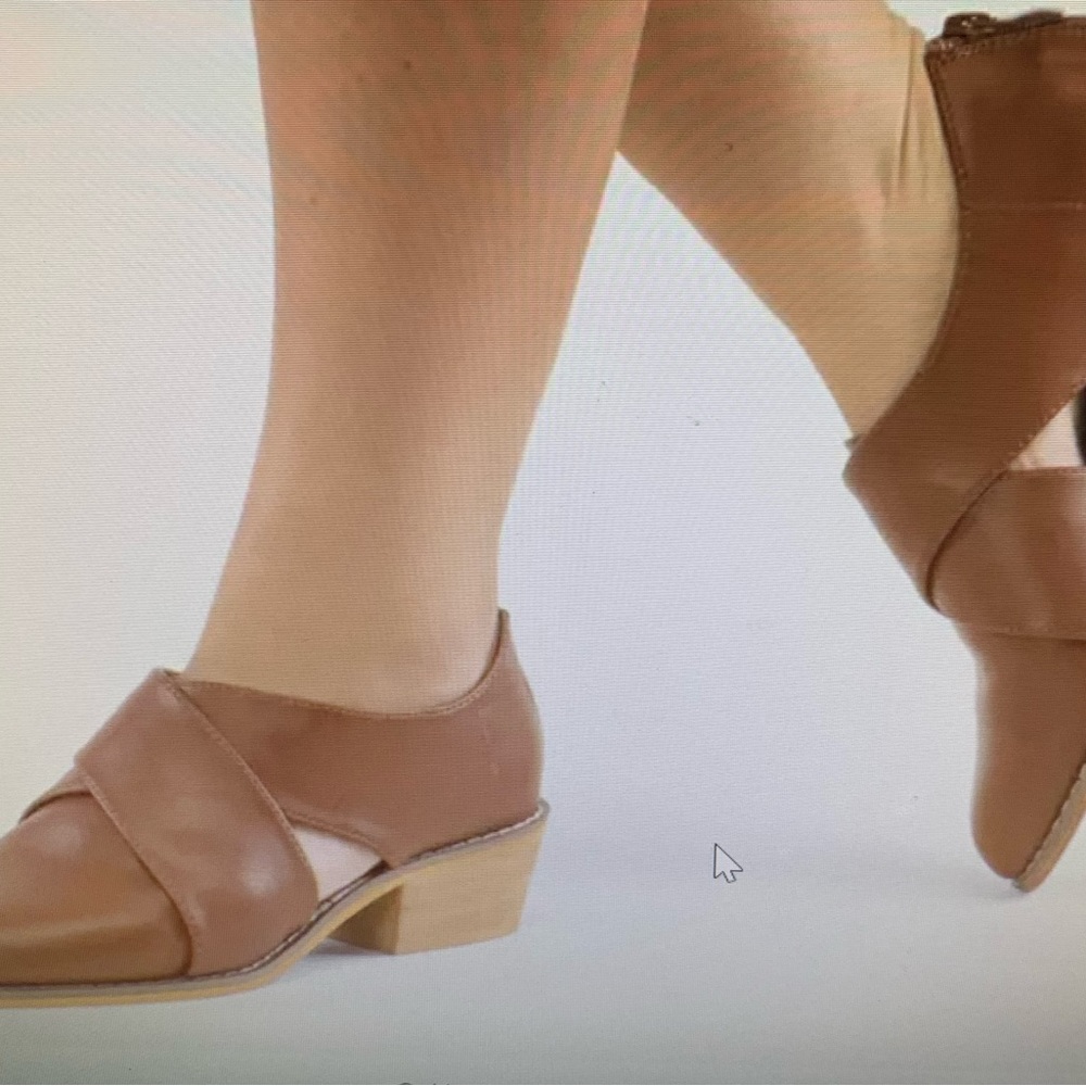 Olive Street Charliee Comfort Criss Cross Slip On Flat Size 6.5